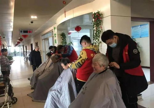 棗莊美容美發協會走進誠德骨科醫院為老人免費理發